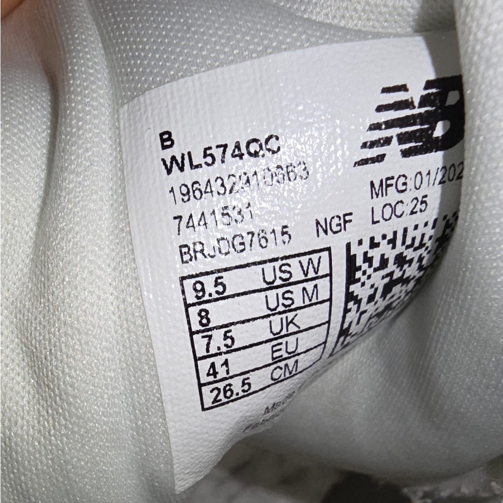 New Balance Sneakers - Picture 2 of 9